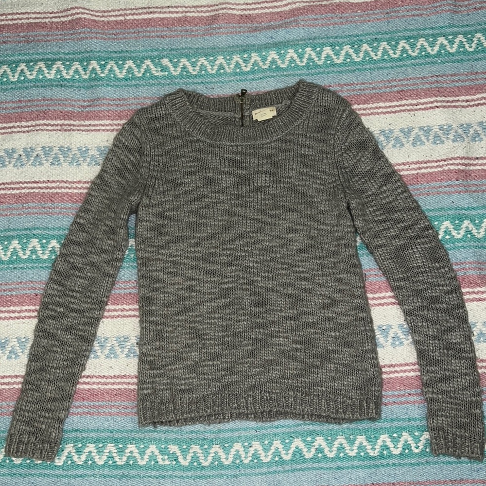 Club Monaco grey long-sleeved sweater